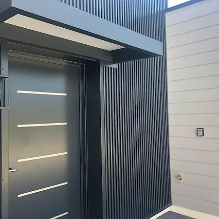 Location Saisonniere Maen Roch Holiday home