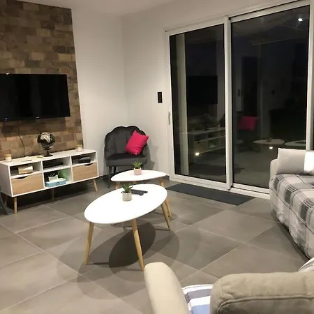 Holiday home Location Saisonniere Maen Roch