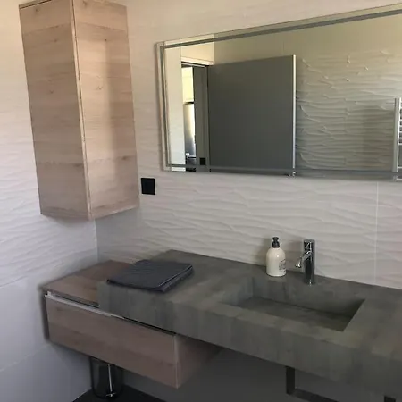 Location Saisonniere Maen Roch Holiday home *